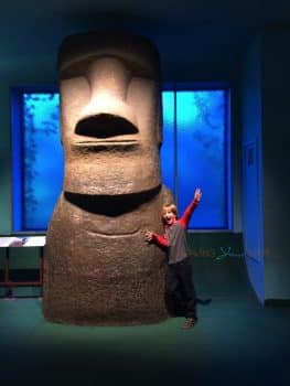 American Museum Of Natural History - Easter Island Statue
