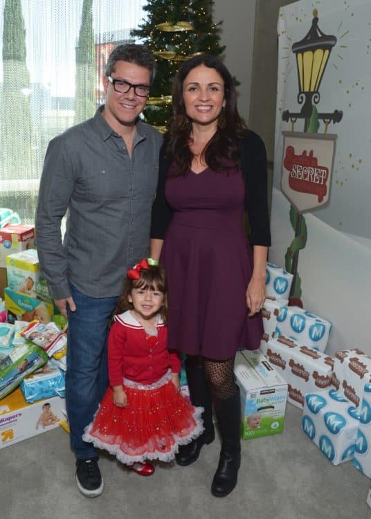 jenni-pulos-and-johnathon-nassos-with-daughter-alianna-at-the-6th-annual-santas-secret-workshop