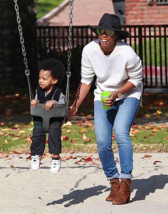 Kelly Rowland and her son Titan Witherspoon enjoy a day at the Coldwater Canyon Park in Beverly Hills