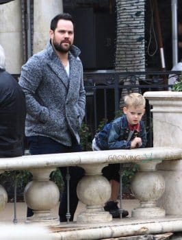 Mike Comrie Takes his Son Luca To The Santa House