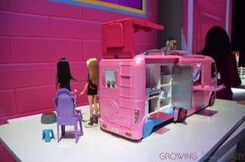 Barbie DreamCamper 2017 back