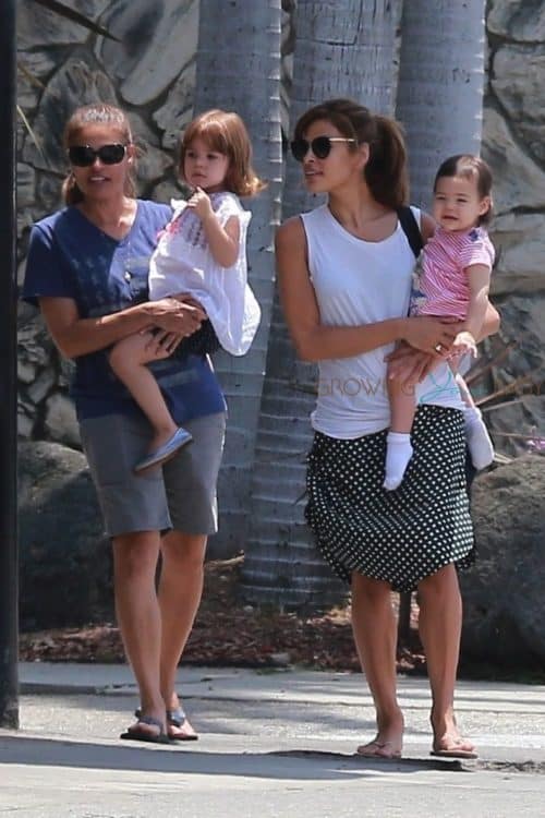 Eva Mendes and her sister, Janet, take the little ones, Amada and Esmeralda, shopping on Saturday