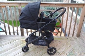 Evenflo Pivot Travel System - bassinet