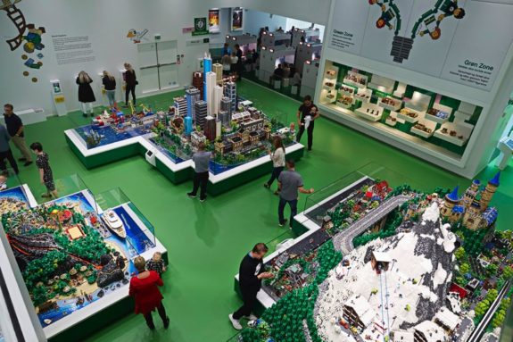 LEGO House Green Zone - World Explorer