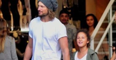 Gabriel Aubry enjoys an afternoon of shopping with daughter Nahla f