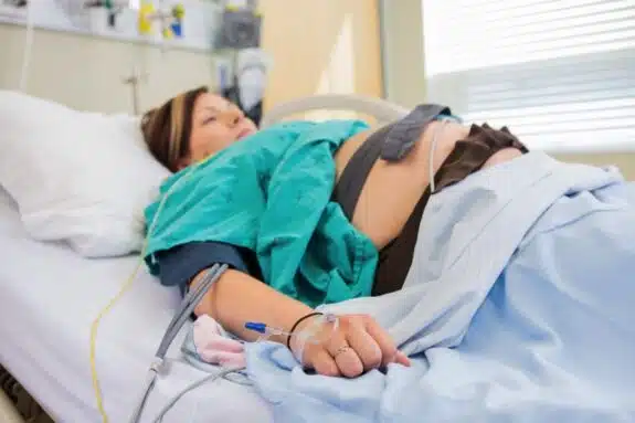 Pregnant-Woman-With-IV-and-Epidural-