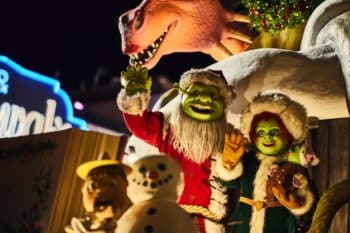 Universal's Holiday Parade featuring Macy's 0 Universal Orlando Christmas