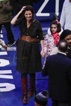 Katie Holmes and her daughter Suri enjoy the Knicks vs Oklahoma City Thunder game