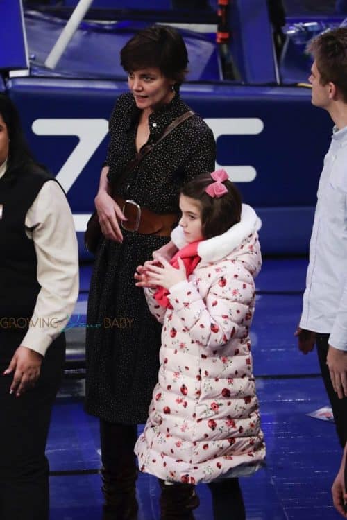 Katie Holmes and her daughter Suri enjoy the Knicks vs Oklahoma City Thunder game