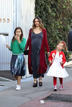 Pregnant Jessica Alba arrives at Lyft event with kids Haven and Honor
