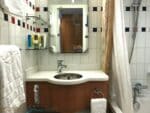 Disney Dream Deluxe Oceanview with Verandah - bathroom