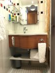 Disney Dream Deluxe Oceanview with Verandah - bathroom with tub