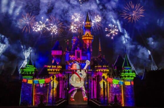 Disneyland Resort Celebrates the First-Ever Pixar Fest - castle show