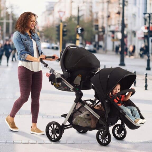 Evenflo Pivot Xpand Travel System - double