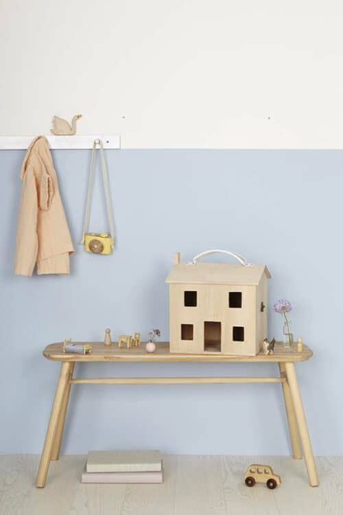 Kids wooden dollhouse - holdie house