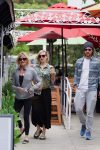 Pregnant Kate Hudson and Danny Fujikawa go shopping with Goldie Hawn in LA