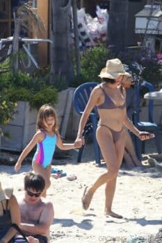 Jenna Dewan shows off her abs while enjoying a day at the beach with her daughter Everleigh Tatum