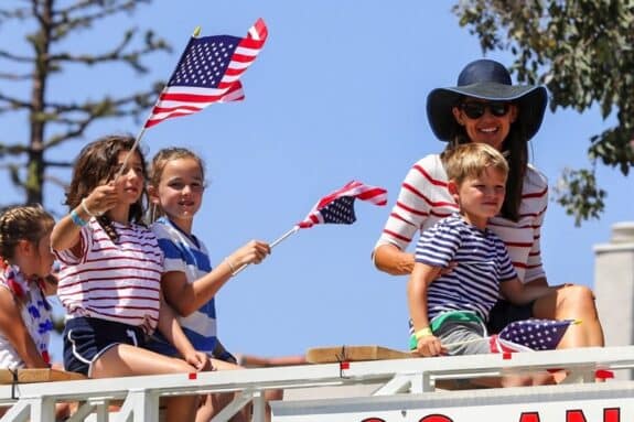 Jennifer garner celebrates 4thof july with Sam and Seraphina