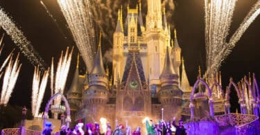 Hocus Pocus Villain Spelltacular Show during Mickeys Not-So-Scary Halloween Party