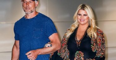 Jessica Simpson lands in NY with husband Eric Johnson after revealing she's pregnant F