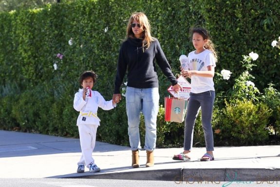 halle berry steps out in La with her kids Nahla and Maceo December 2018
