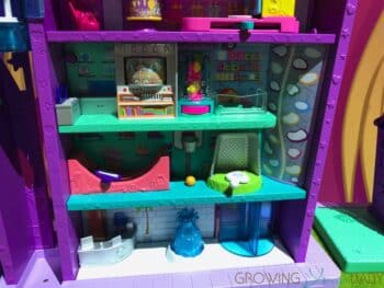 2019 Polly Pocket Pollyville - mega mall