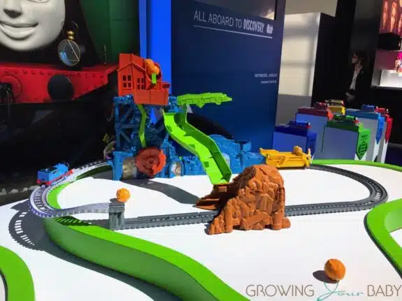 Fisher-Price Thomas & Friends TrackMaster Cave Collapse 2019 NYTF
