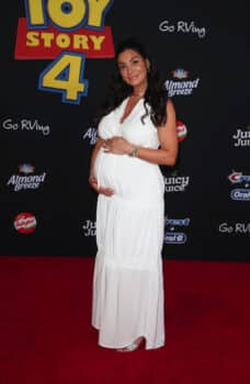 Courtney Mazza shows off her growing belly at Toy Story 4 premiere.jpg