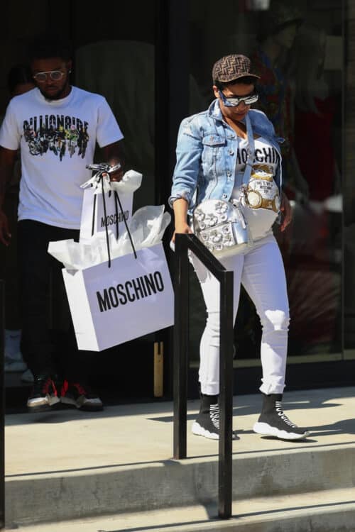  Keyshia Cole shows off her baby bump while shopping at Moschino 