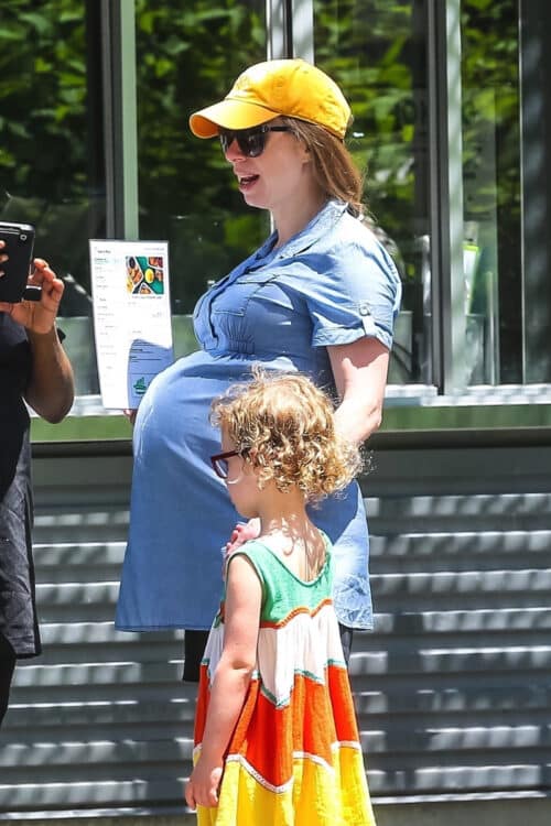 A Very Pregnant Chelsea Clinton Enjoys A Lunch Date With Charlotte