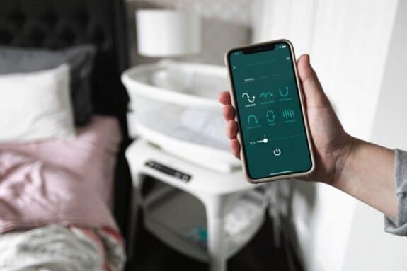 4Moms Introduces The MamaRoo Sleep Bassinet app