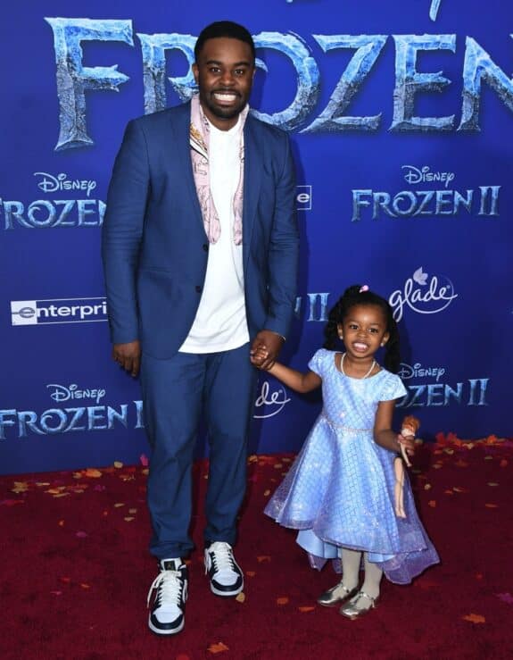 Tobie Windham with daughter at Frozen 2 premiere in LA