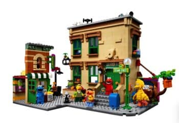 123 Sesame Street LEGO Set - front