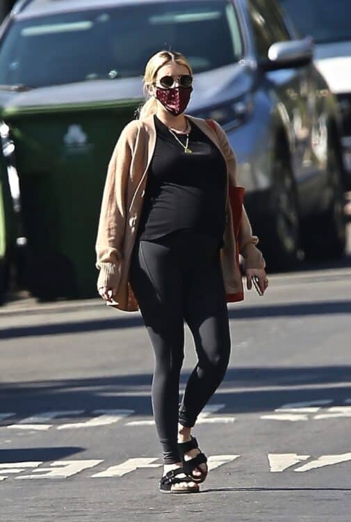 Pregnant Emma Roberts