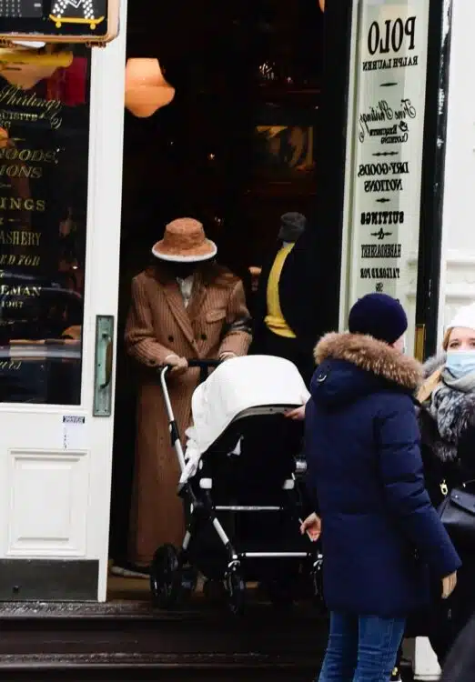 Gigi Hadid out in NYC shopping with her daughter