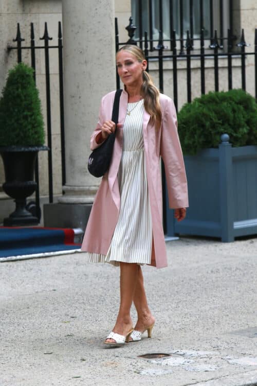 Sarah Jessica Parker films a scene for And Just Like That August 8th 2021
