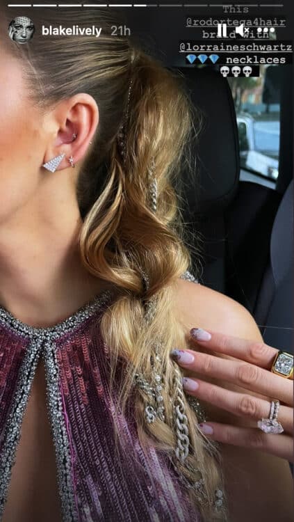 blake lively free guy premiere Hair jewelry