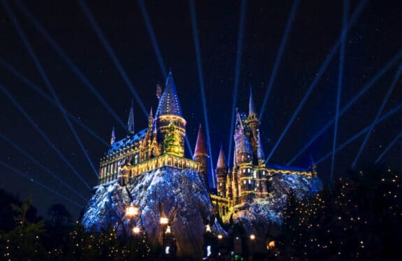 Christmas in The Wizarding World of Harry Potter universal orlando