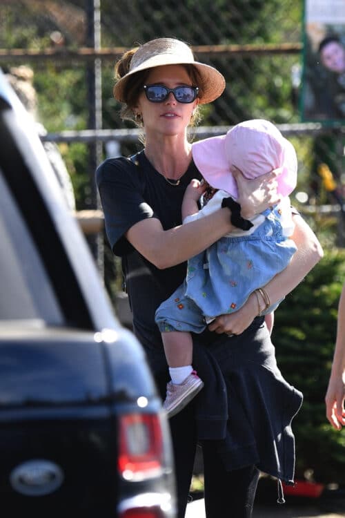 Katherine Schwarzenegger with daughter picking out an XMAS tree