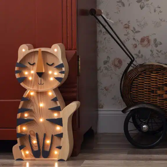 Wooden cat lamp