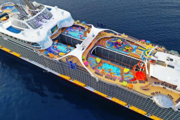 Wonder of the Seas mid ship