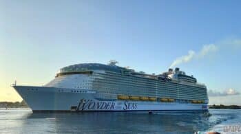 wonder of the seas cruise ship in cozumel