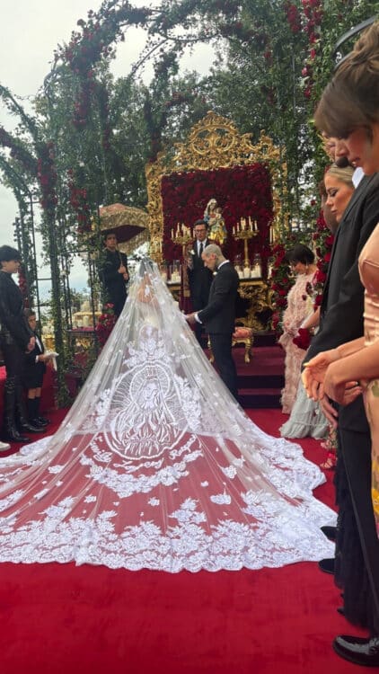  Kourtney Kardashian marries Travis Barker in Portofino, Italy 