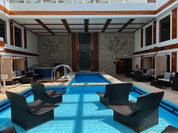 cruise ship pool