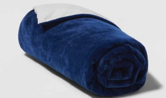Recalled Pillowfort Weighted Blanket – Blue