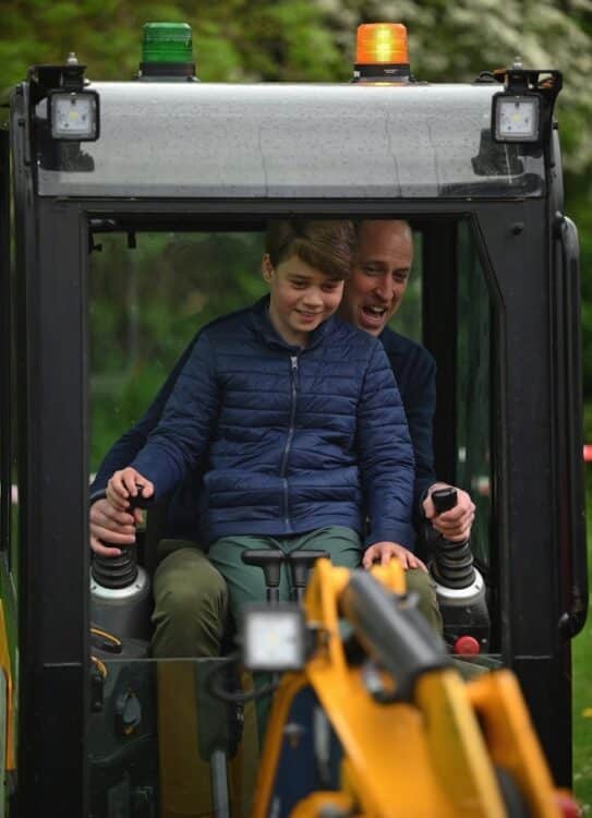 Prince William and Prince George take part in the big help out