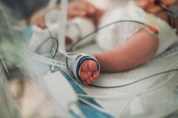 A little baby's foot in the hospital