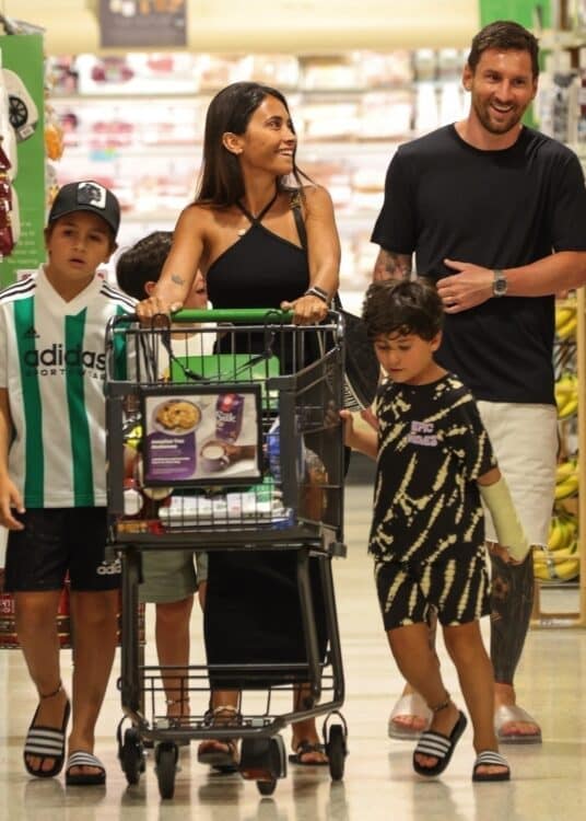 Lionel and Antonela Messi go grocery shopping with their children at Publix Super Market in Palm Beach