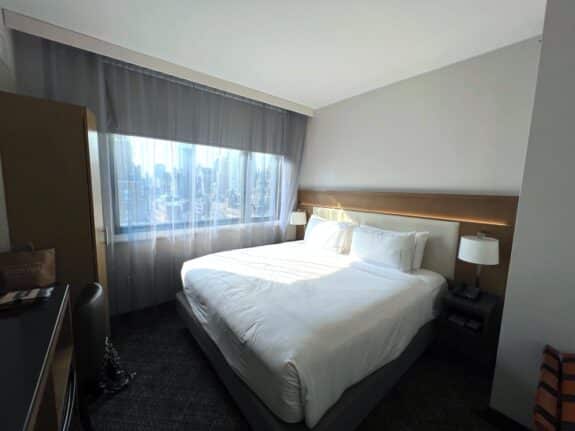 Room Tour - Hilton Doubletree Times Square south