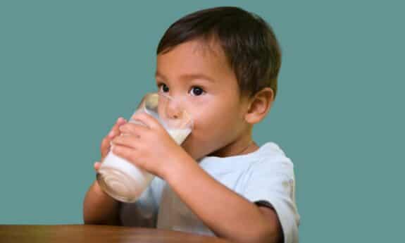 toddler drinking milk